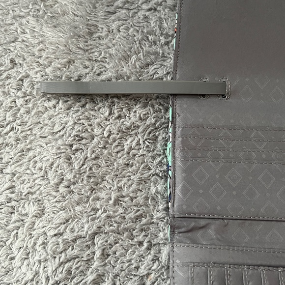 Vera Bradley Fan Flowers Wallet/Wristlet/Crossbody - Picture 5 of 6